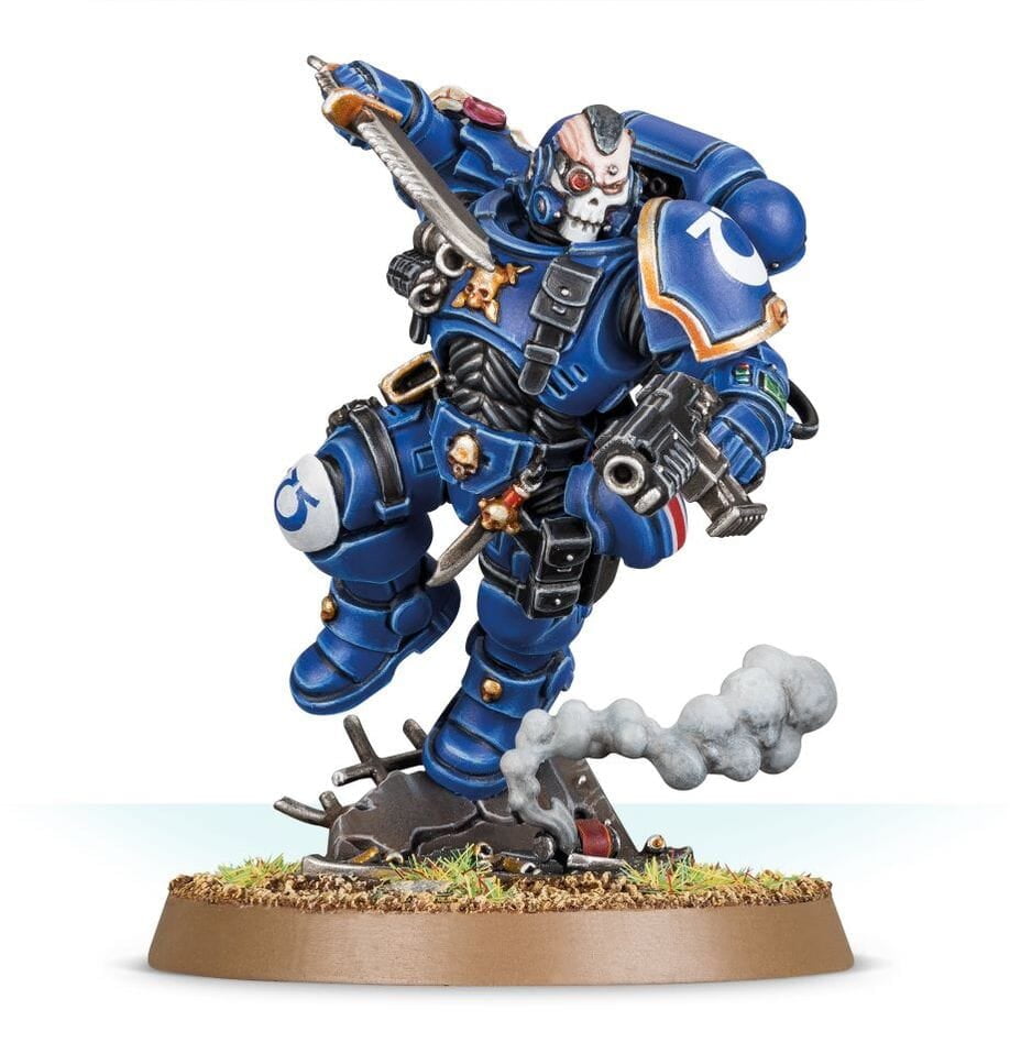 SPACE MARINES PRIMARIS LIEUTENANT IN REIVER ARMOUR