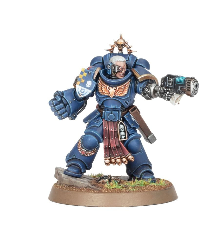 SPACE MARINES: LIEUTENANT WITH POWER FIST